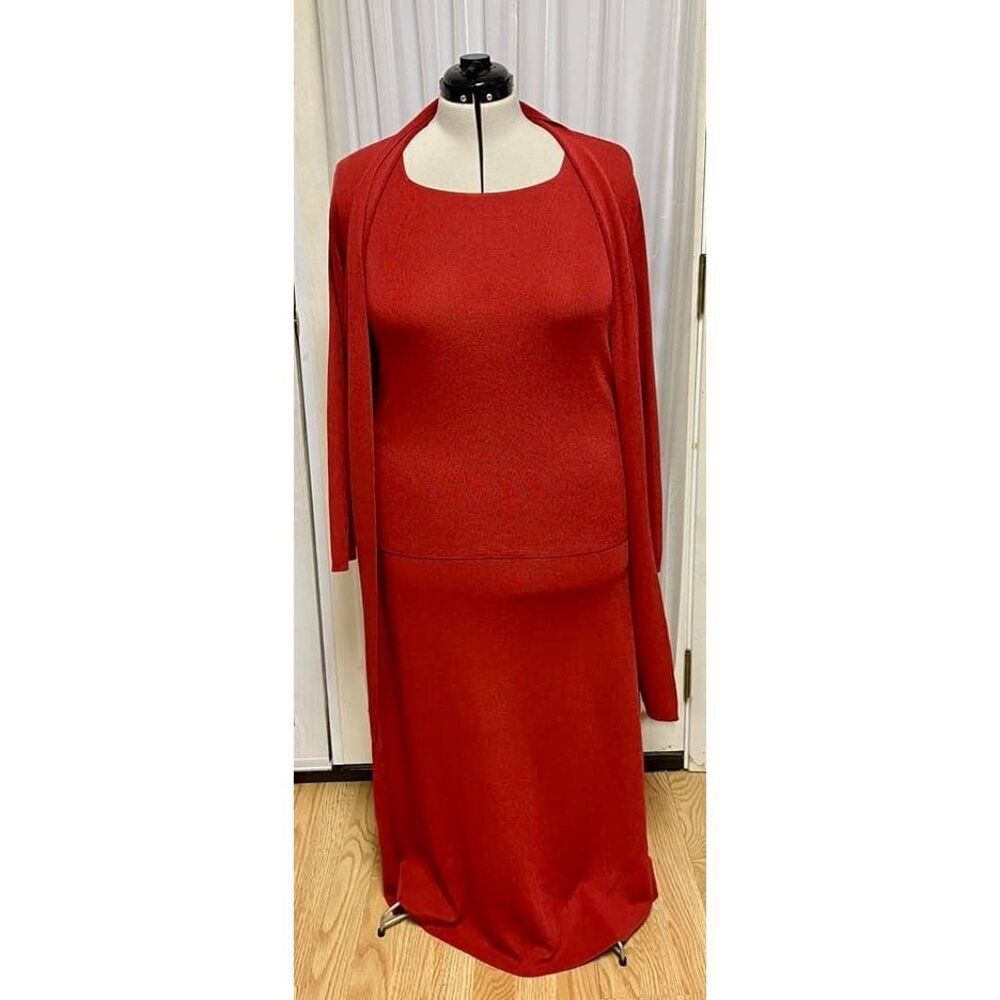 Dialogue red three piece set. Size large.